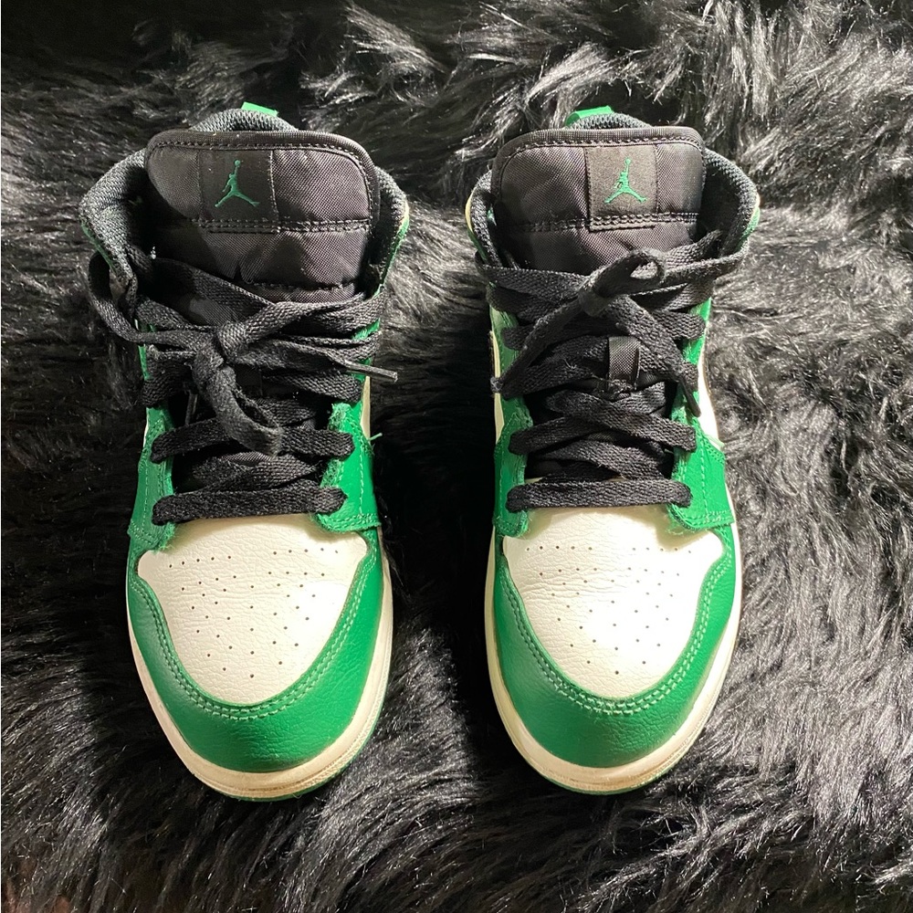 Jordan 1 mid
